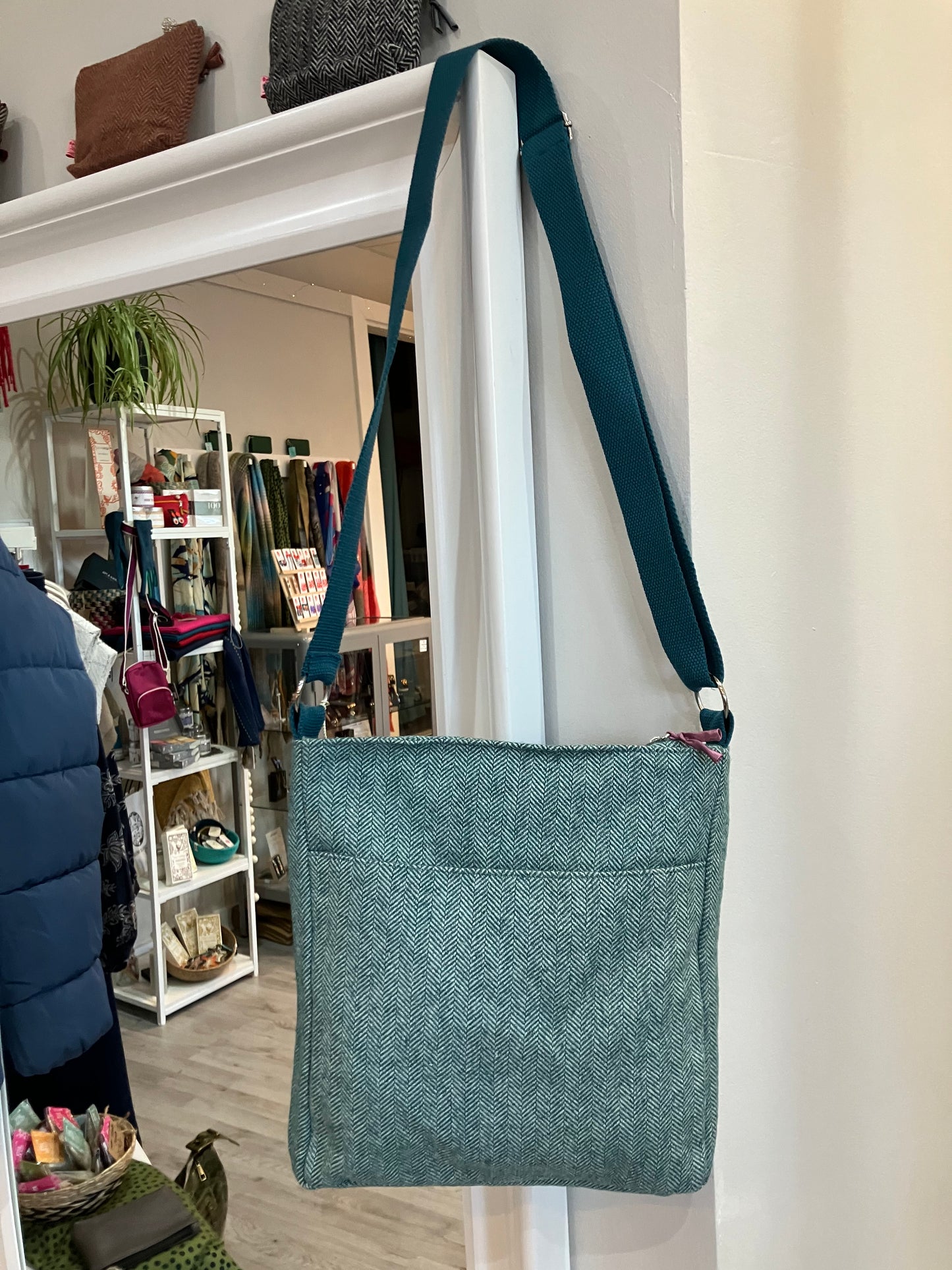 Lua Large messenger bag in teal