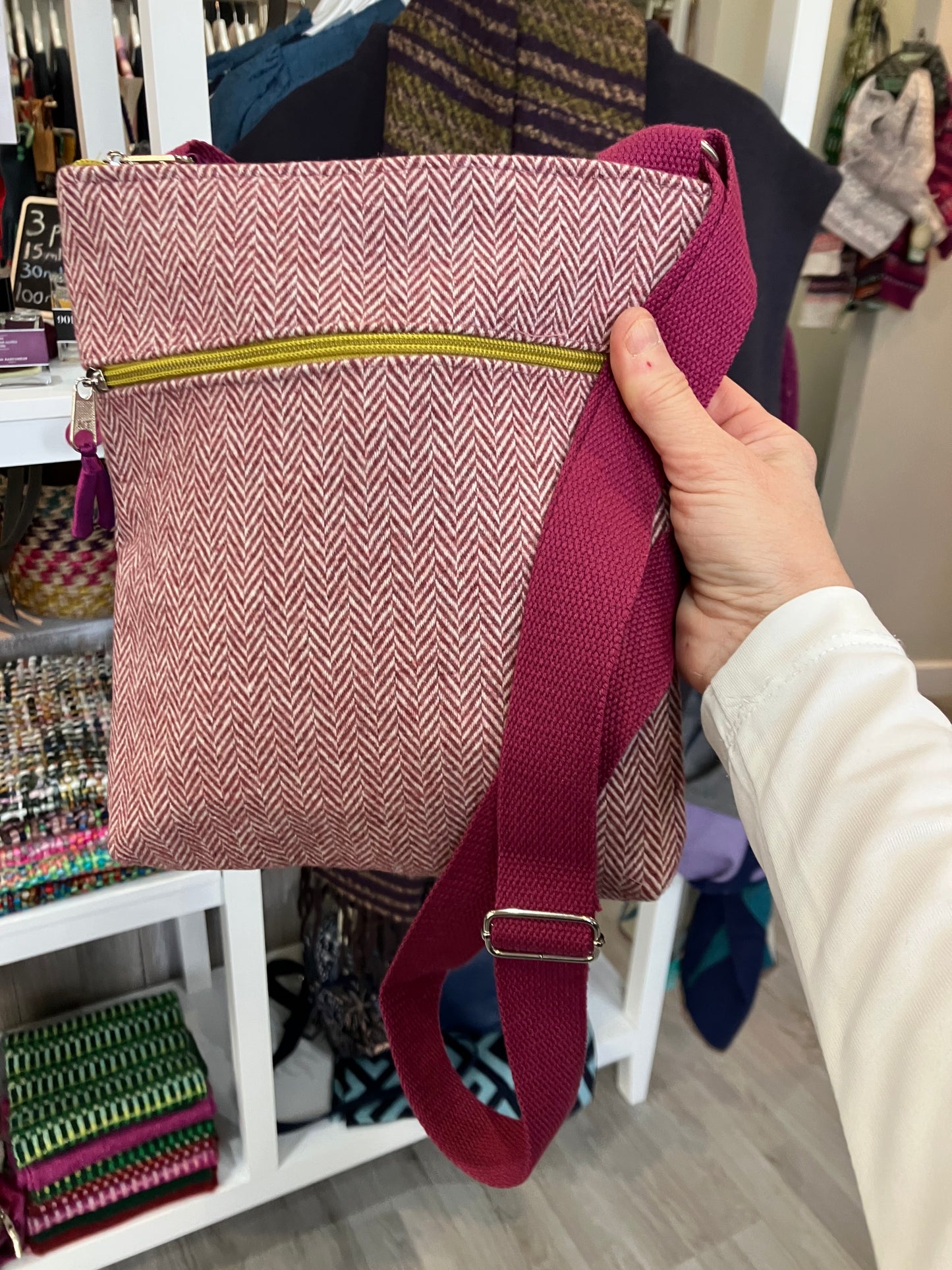 Lua messenger bag herringbone in plum - last one!