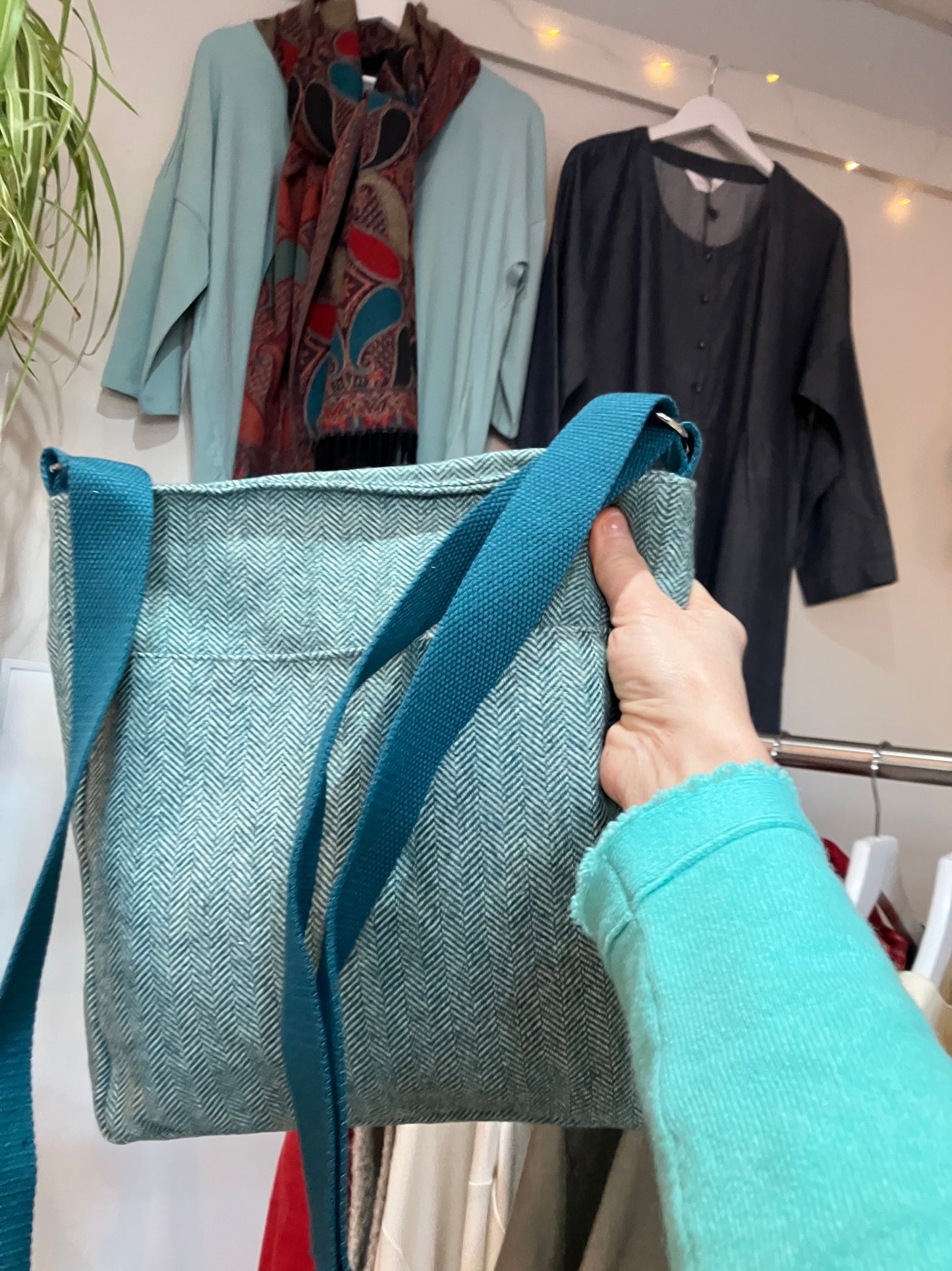 Lua Large messenger bag in teal