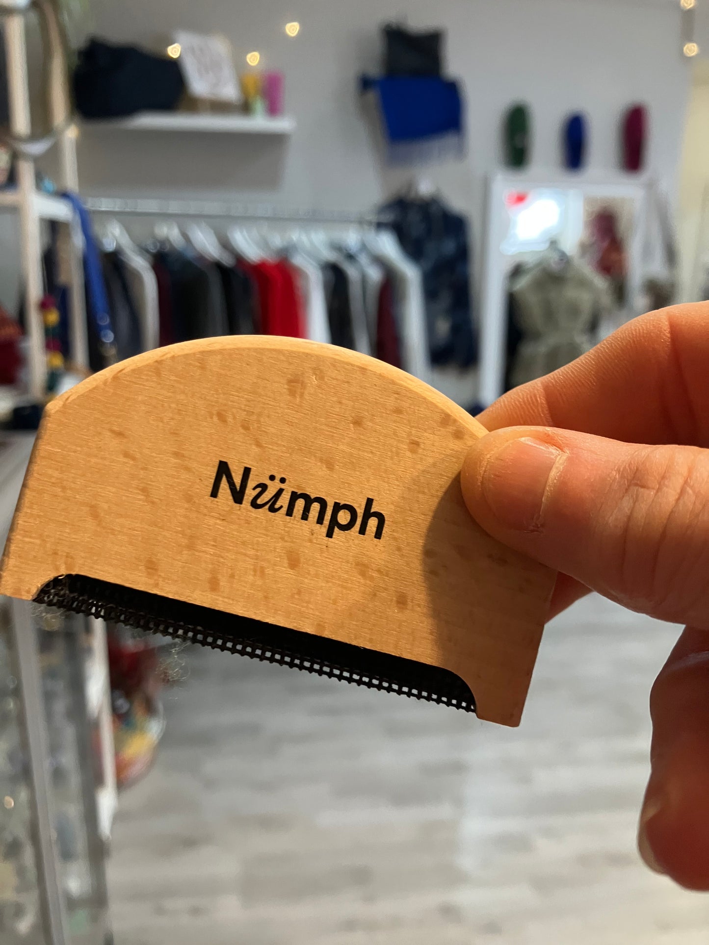 Numph pilling comb