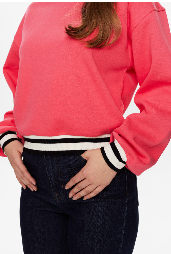 Numph Nuada sweatshirt in geranium red